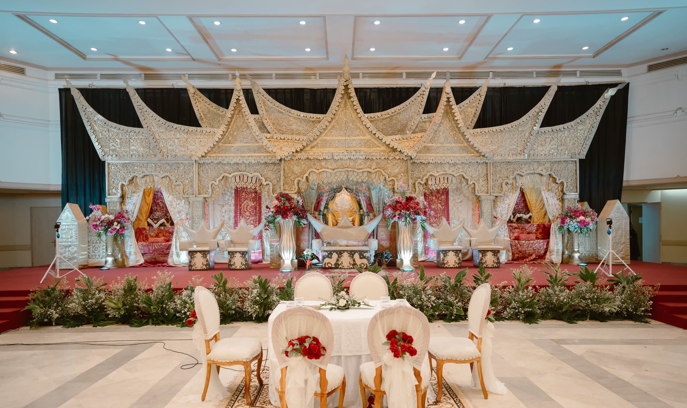 Pelaminan Minang bagonjong