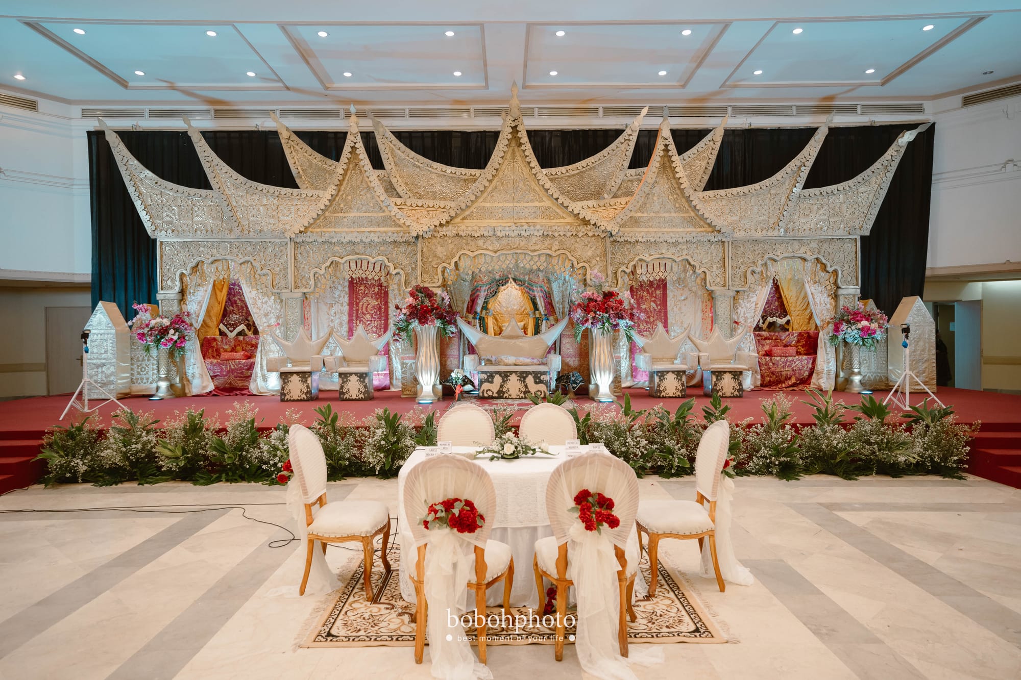 Nabila & Faisal: dekorasi pelaminan bagonjong