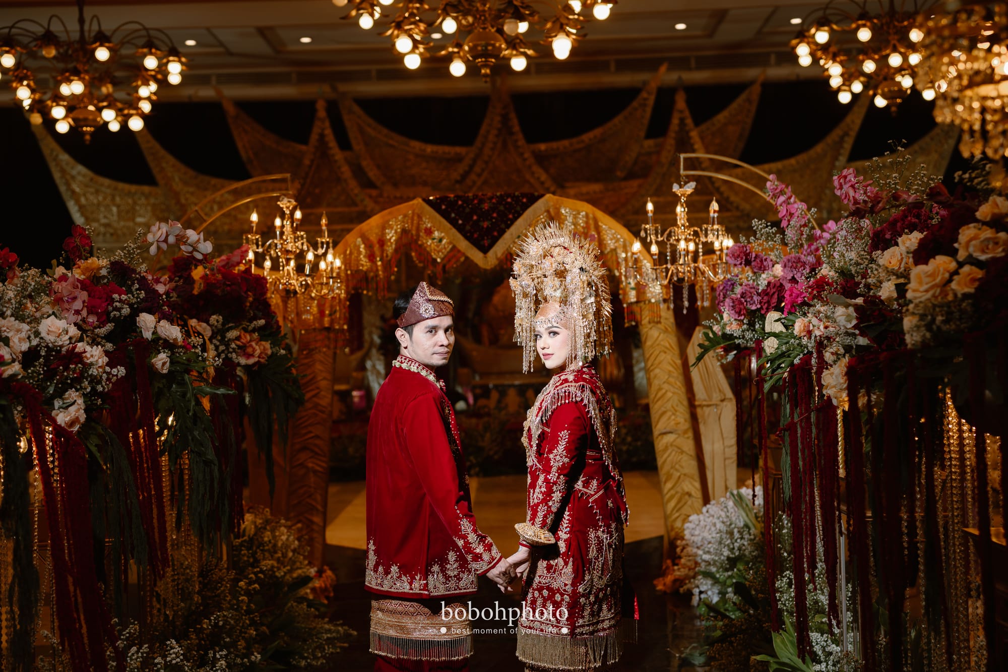 Nabila & Faisal: pengantin Minang di pelaminan